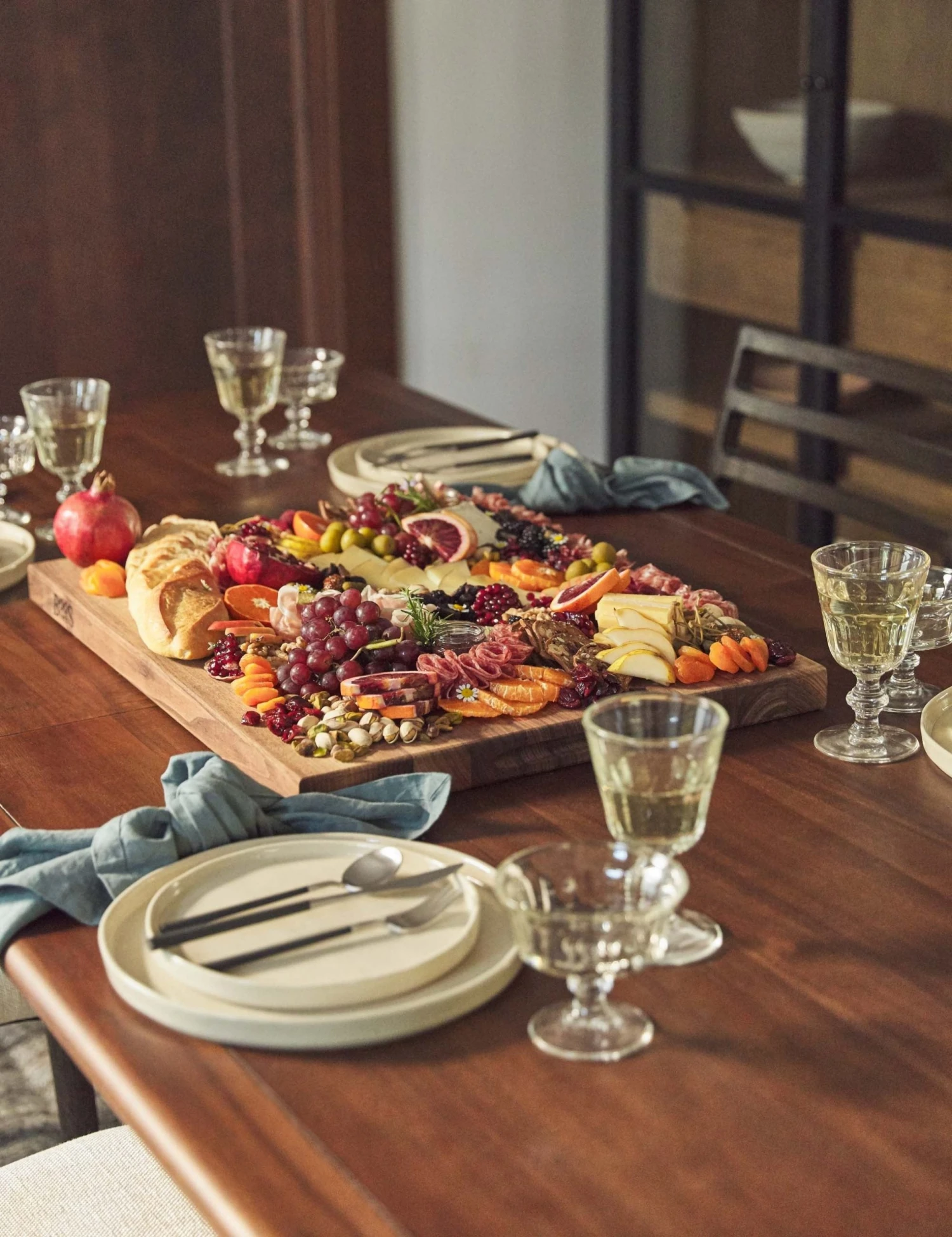 20200826-holiday3556_r-site_crop.jpg Lulu And Georgia Cultiver Linen Table Napkins (Set Of 4) Artful Proportions Collection