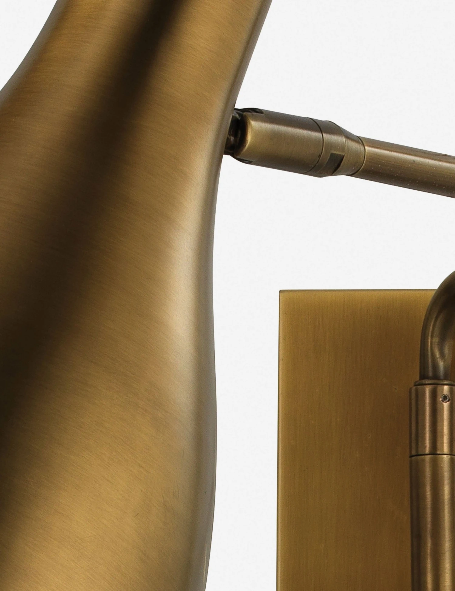 4lenz-scab-close_up.jpg Lulu And Georgia Nonna Sconce Lighting