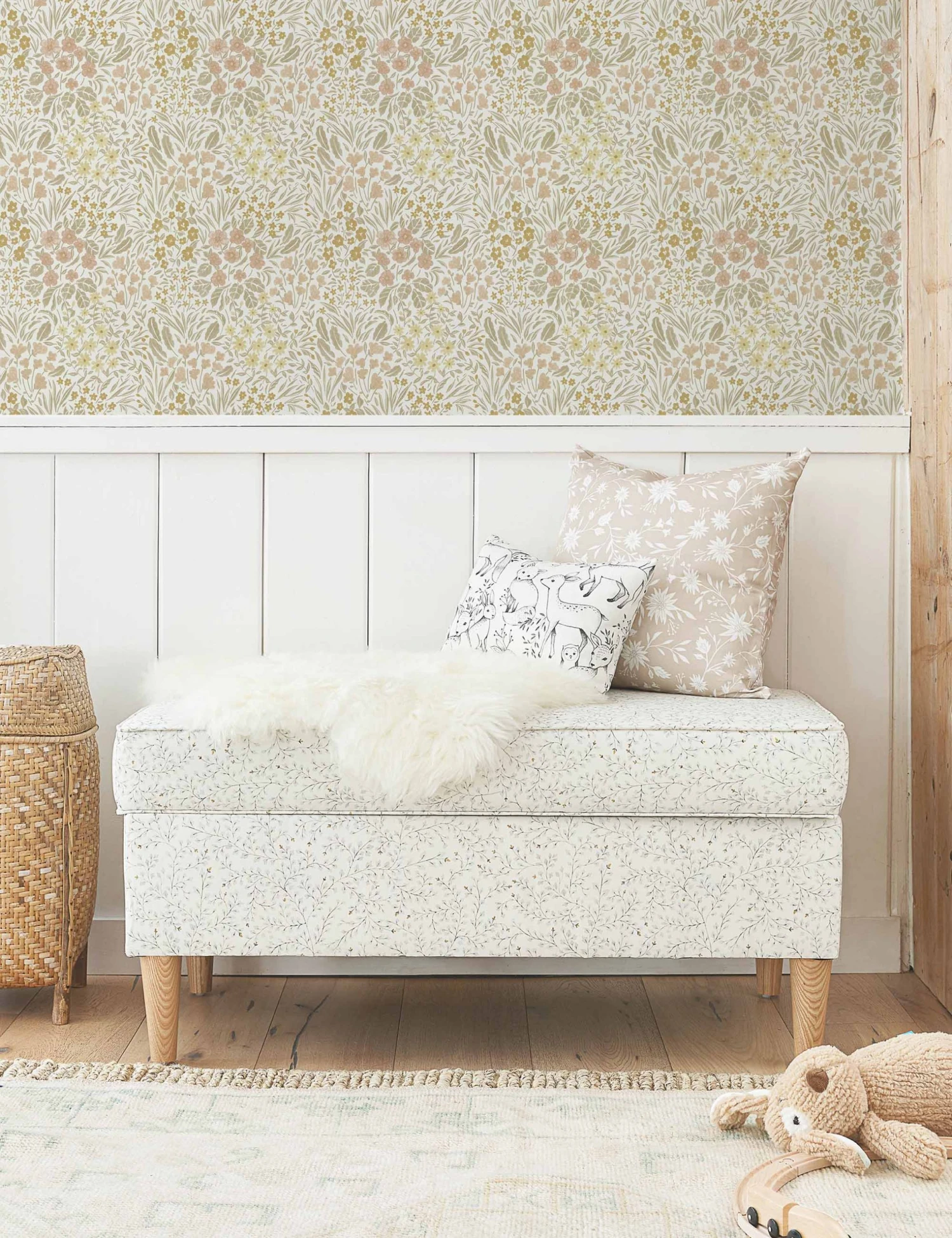 VintageFloralLight_20190906-NEWBURYPARKHOME23753-HIGHRES.jpg Lulu And Georgia Rylee + Cru Floral Field Wallpaper Earth Tones