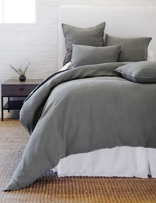 blair_bedding_midnight_1_2.jpg Lulu And Georgia Artful Proportions Collection Pom Pom At Home Blair Duvet