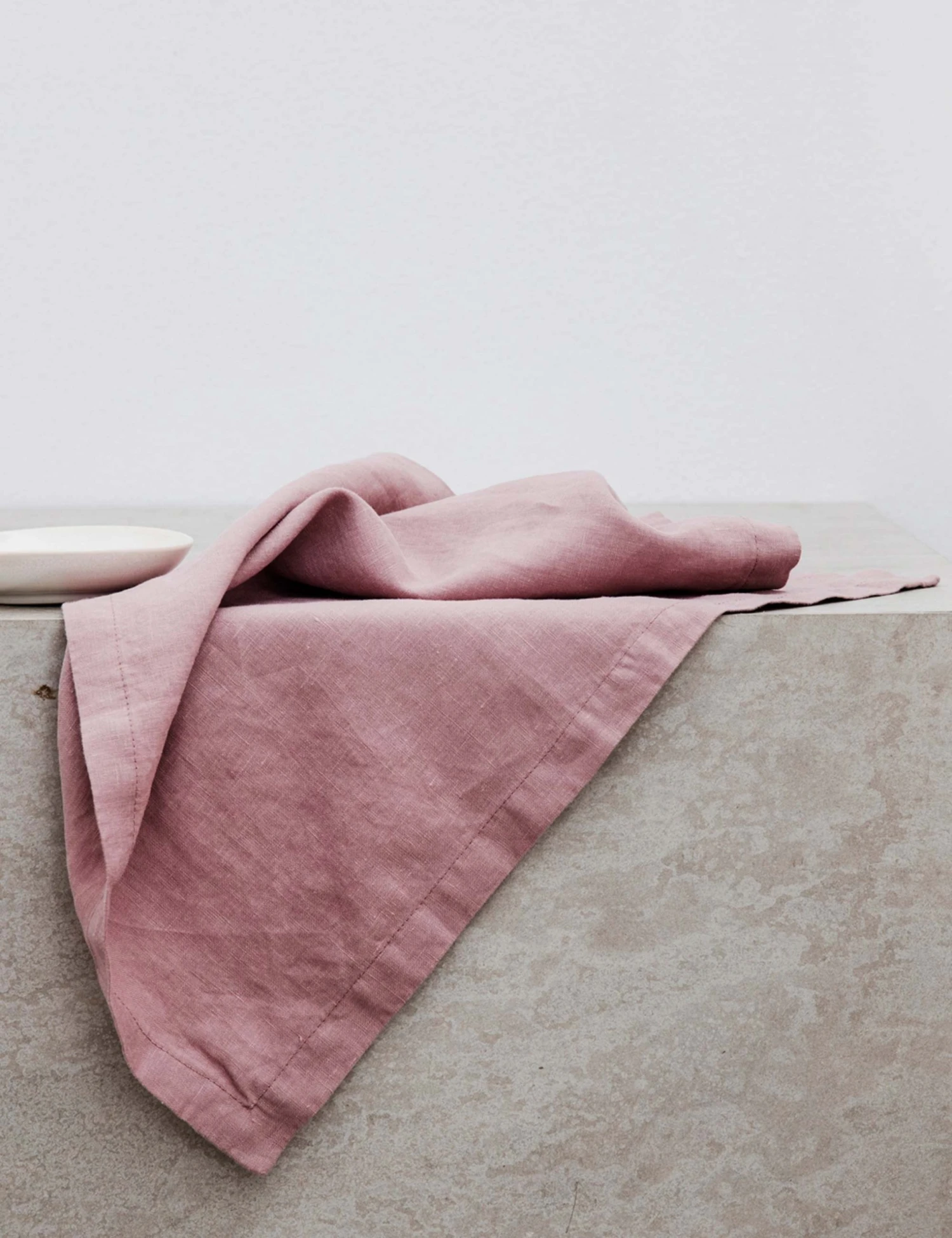 cultiver-linen-table-napkins-set-of-4-dusk_1.jpg Lulu And Georgia Cultiver Linen Table Napkins (Set Of 4) Artful Proportions Collection