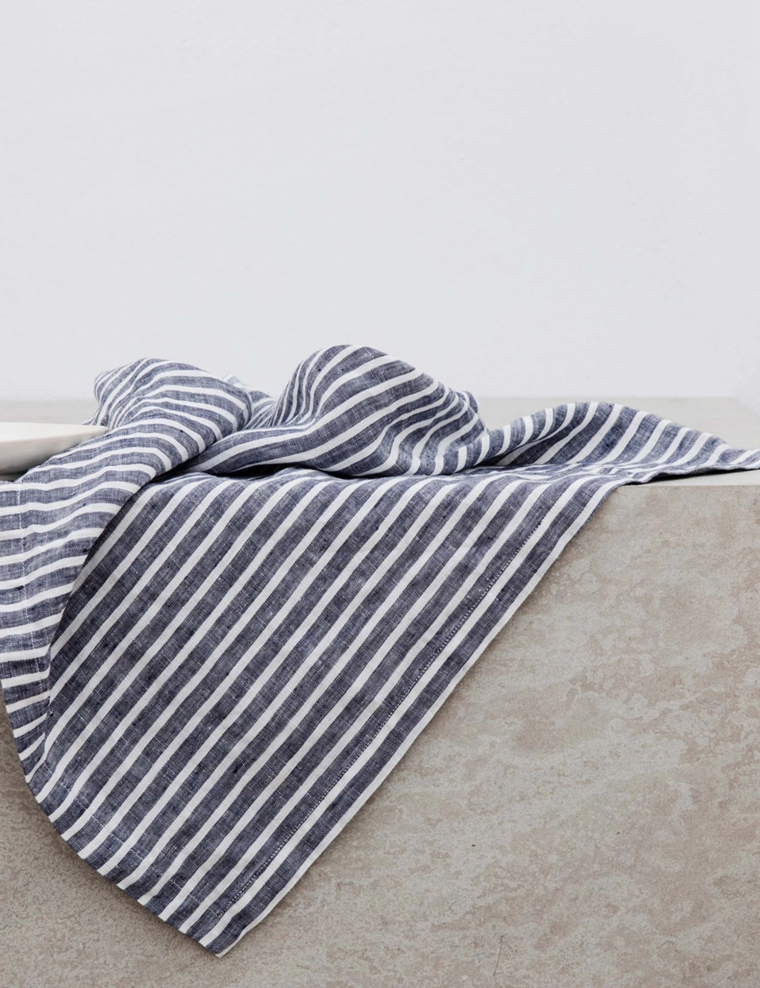 cultiver-linen-table-napkins-set-of-4-indigo-stripe_1.jpg Lulu And Georgia Cultiver Linen Table Napkins (Set Of 4) Artful Proportions Collection