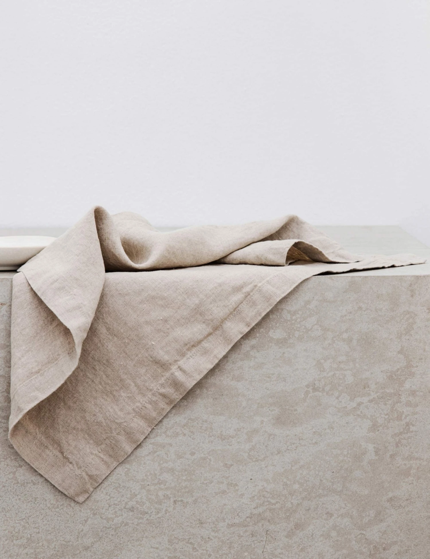 cultiver-linen-table-napkins-set-of-4-natural_1.jpg Lulu And Georgia Cultiver Linen Table Napkins (Set Of 4) Artful Proportions Collection