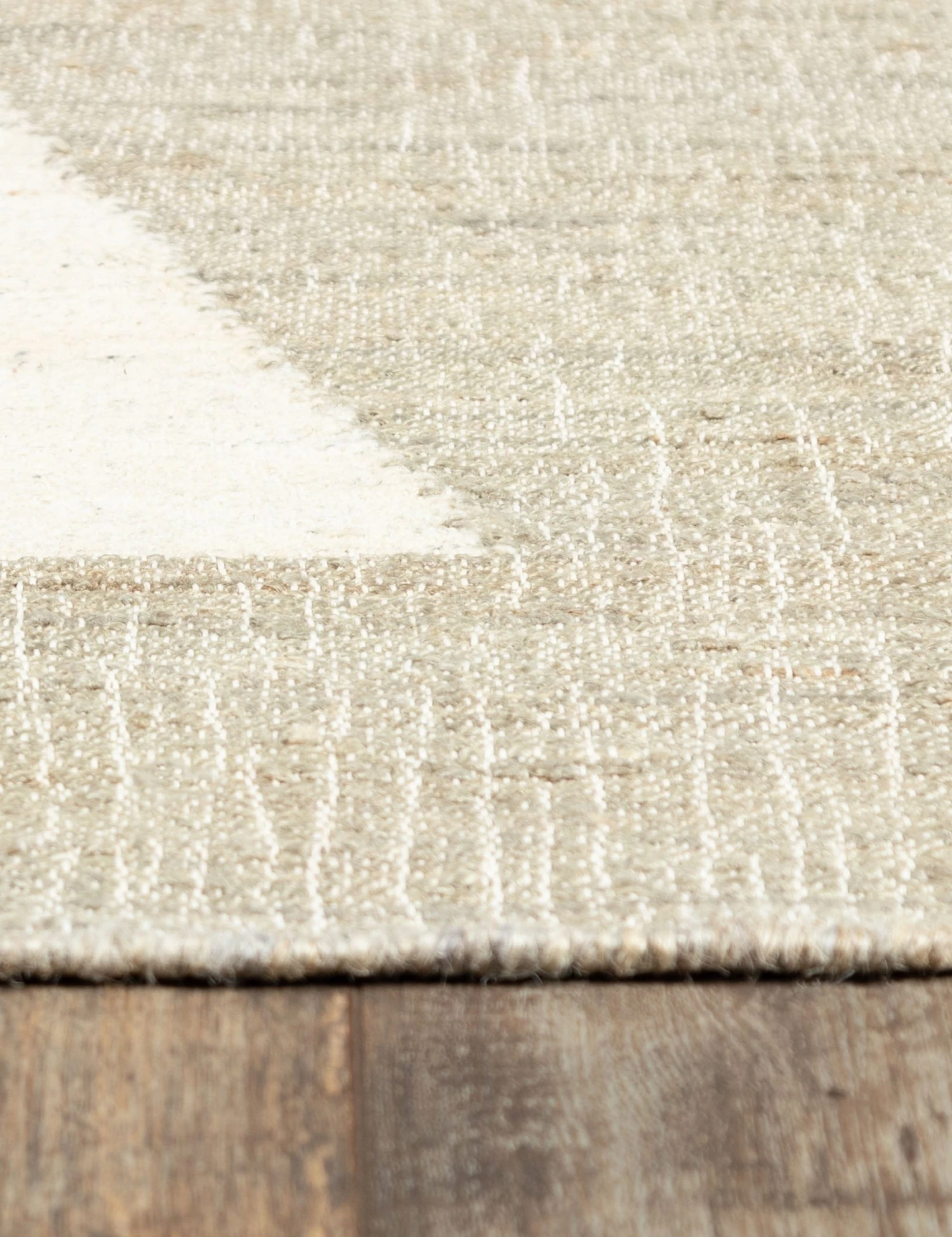 gur-6snd_5.jpg Lulu And Georgia Lemieux Et Cie By Momeni Malika Rug