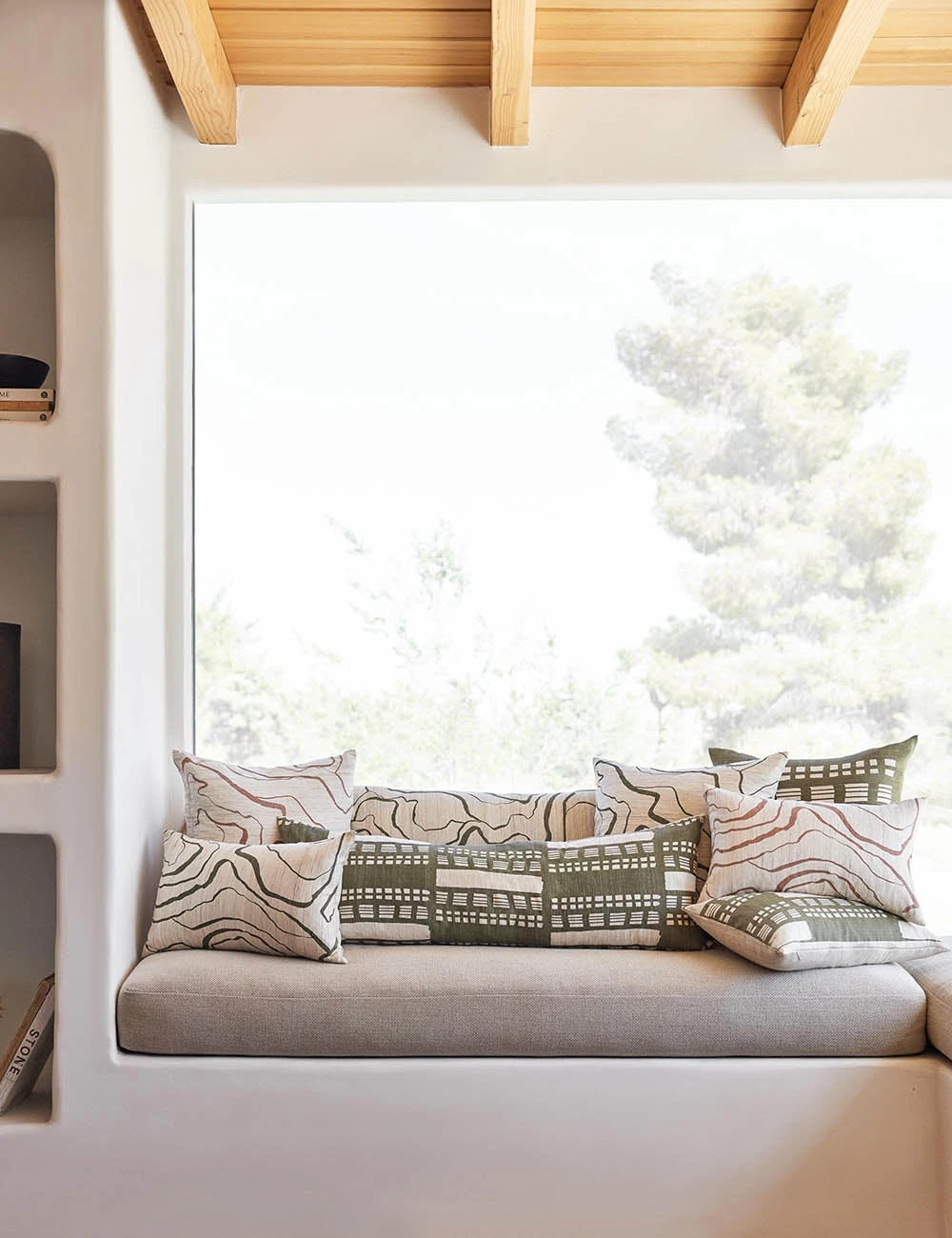 pillow_party_1423-site_crop_1_ef3918af-1eab-4916-92ec-d9d3bd62b34c.jpg Lulu And Georgia Artful Proportions Collection Stonewalk Pillow By Élan Byrd