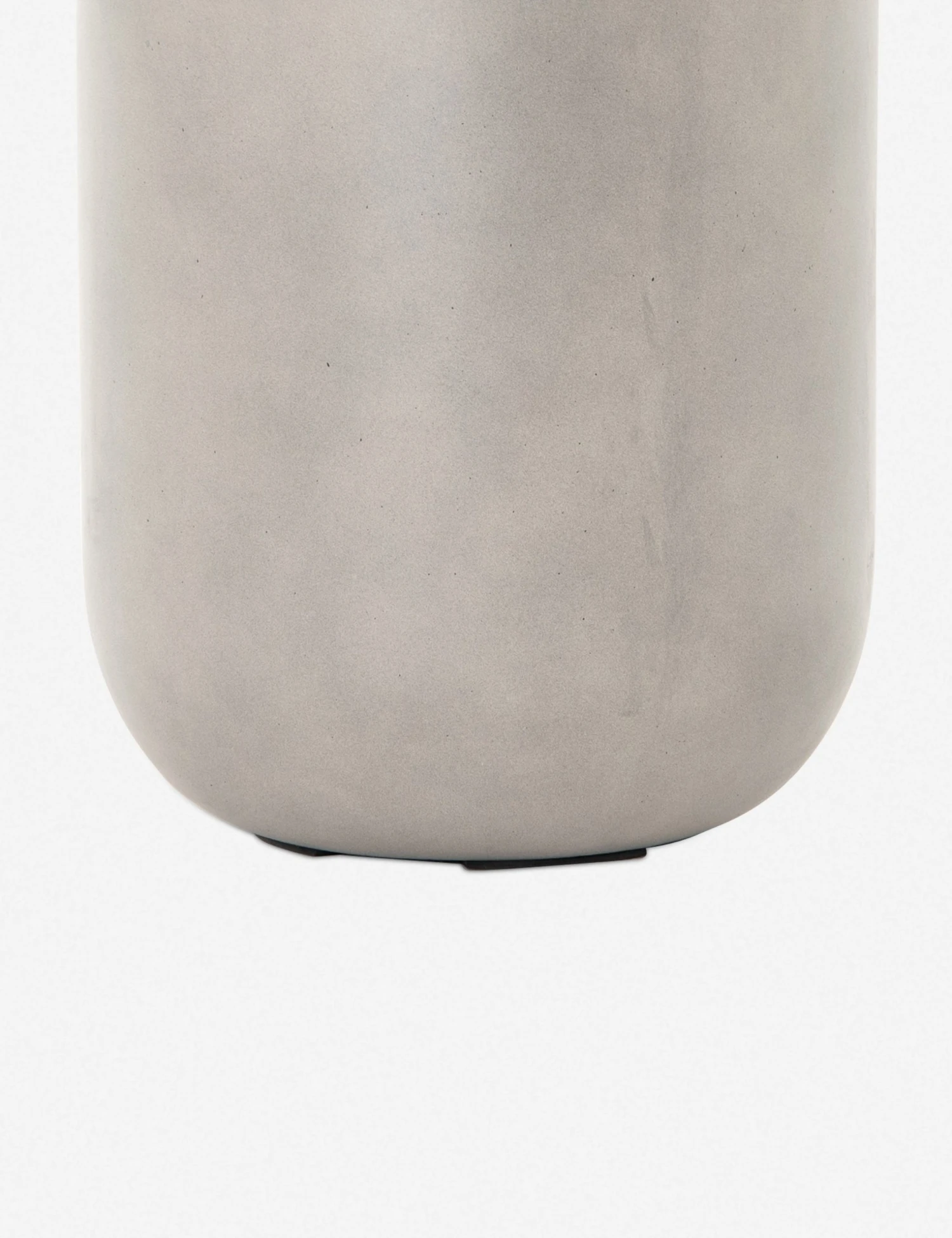 vthy-046_det_3.jpg Lulu And Georgia Outdoor Collection Dena Indoor / Outdoor Round Planter, Grey